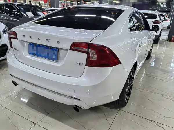 Volvo S60 2019