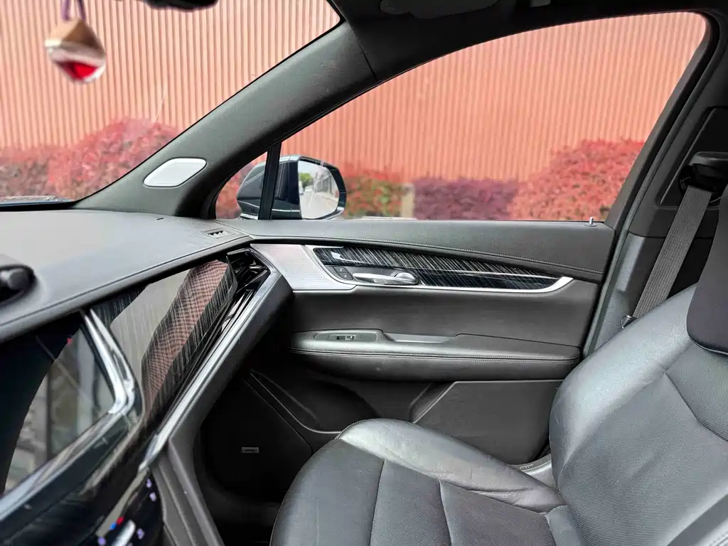 Cadillac XT6 2022 — фото 21