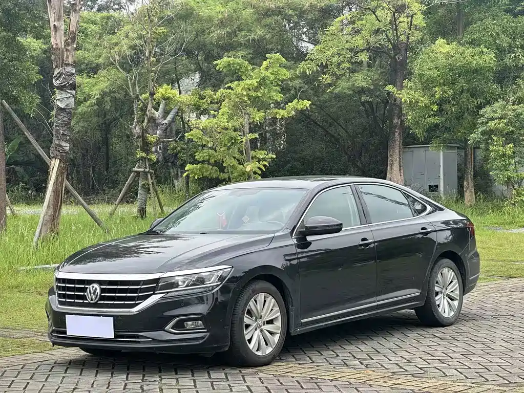 Volkswagen Passat 2020 — фото 1