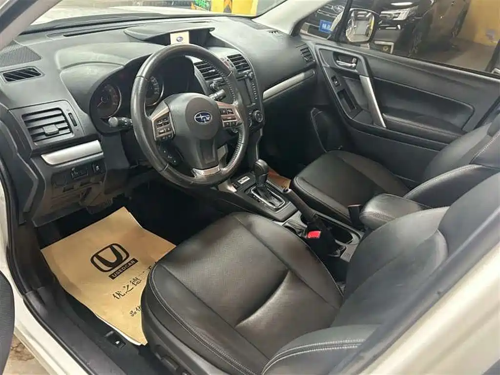 Subaru Forester 2015 — фото 9