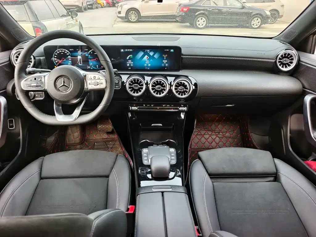 Mercedes-Benz A-Class 2022 — фото 11