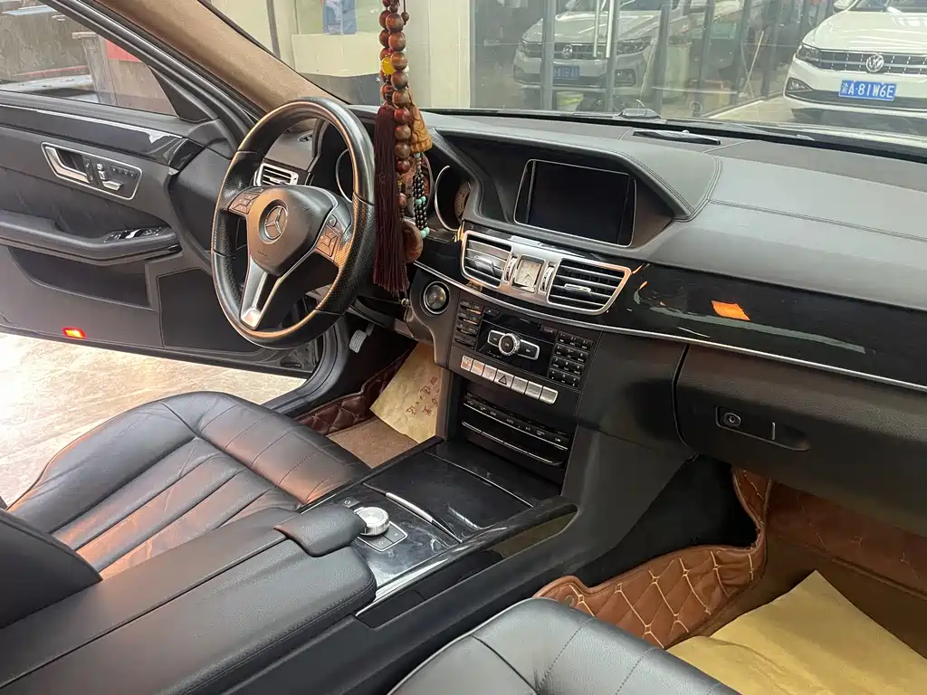 Mercedes-Benz E-Class 2014 — фото 17