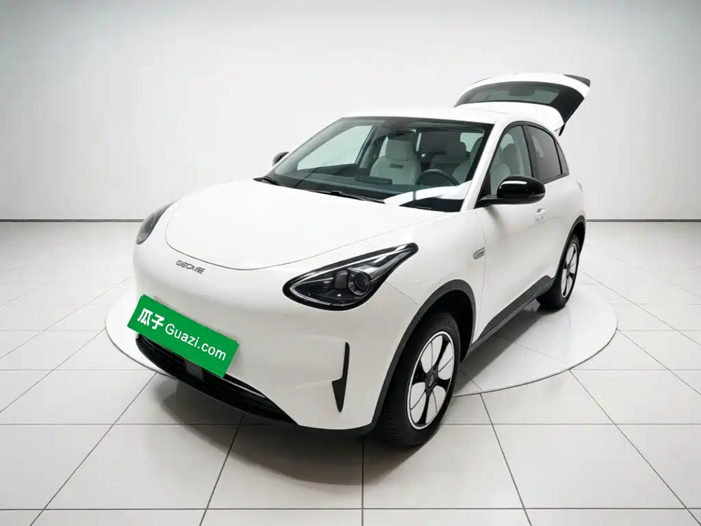 Geely Galaxy Starwish 2025 — фото 1