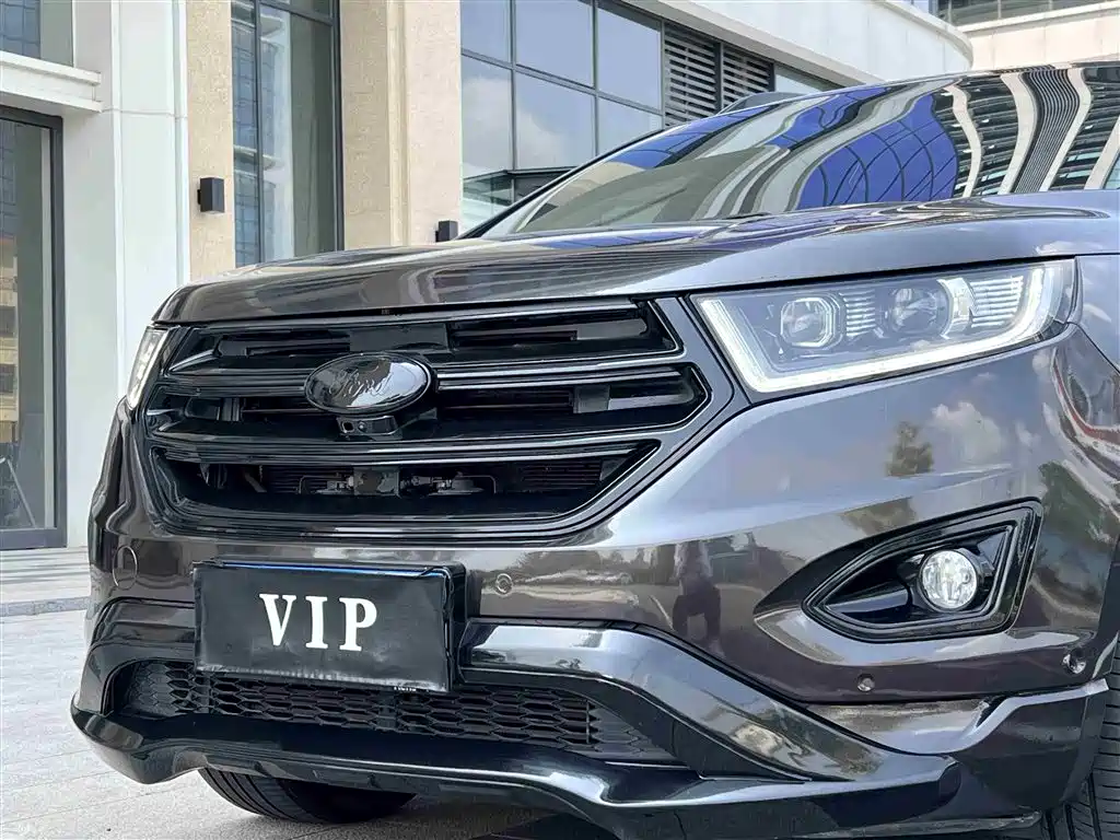 Ford Edge 2017 — фото 13