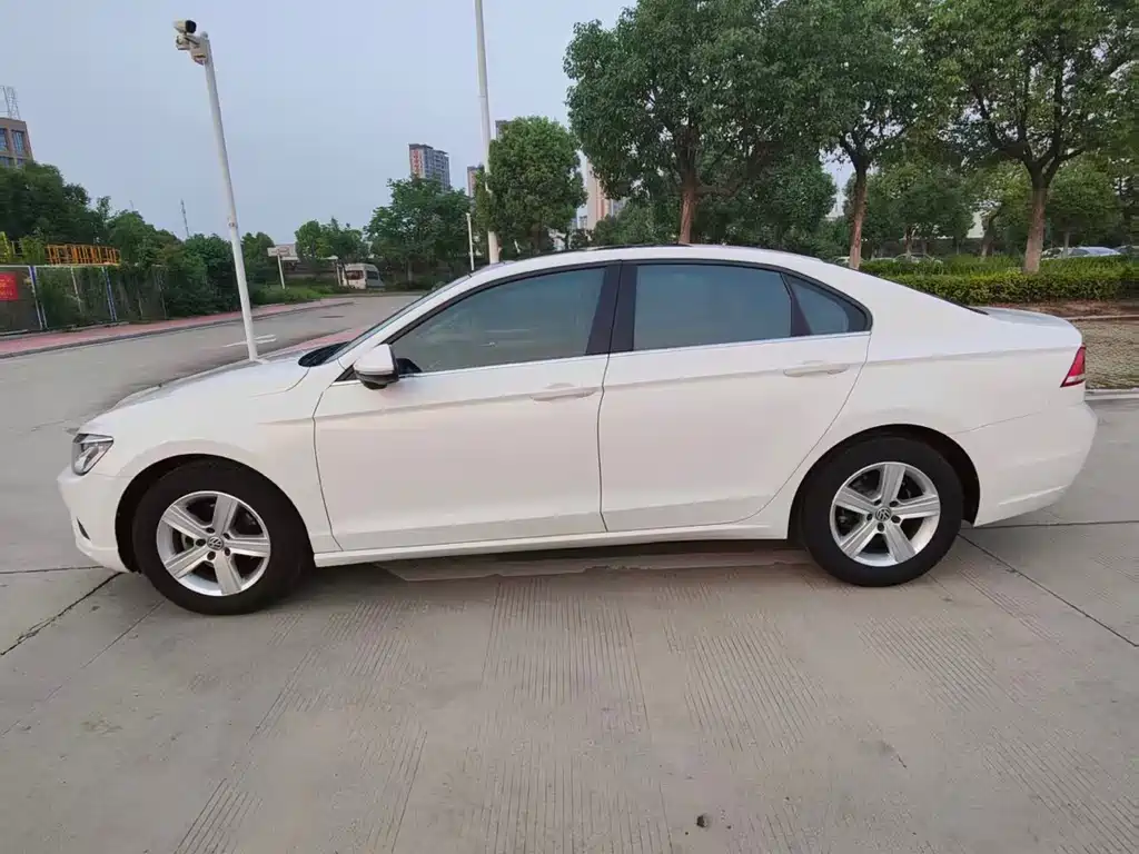 Volkswagen Lamando 2015
