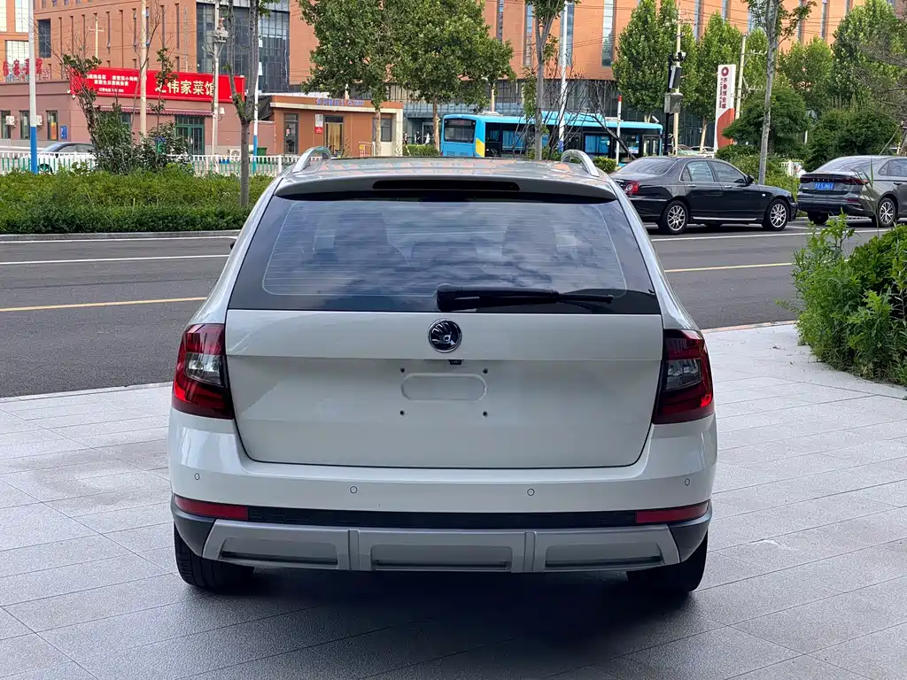 Skoda Octavia 2019 — фото 8