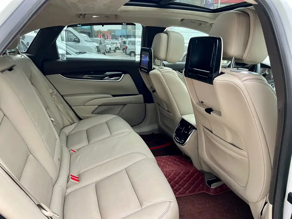 Cadillac XTS 2015 — фото 17