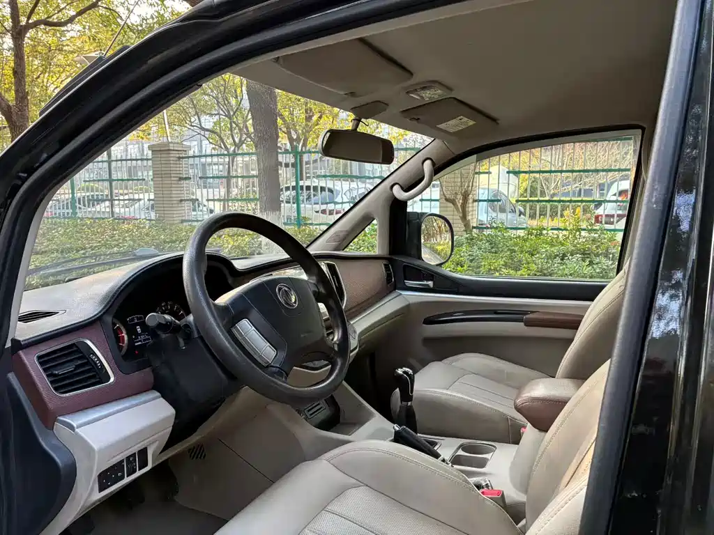 Dongfeng Lingzhi 2016