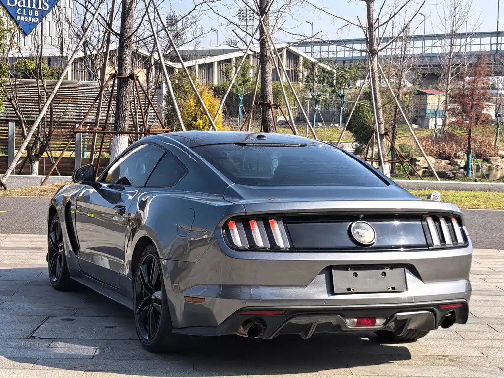 Ford Mustang 2018 — фото 4