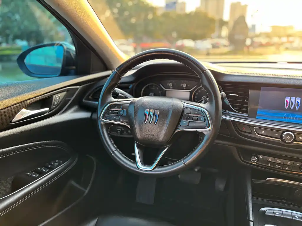 Buick Regal 2023 — фото 14