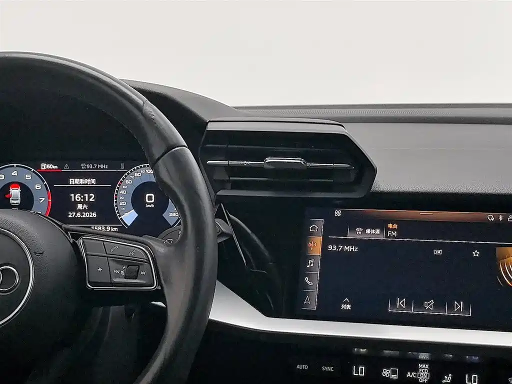 Audi A3 2021 — фото 12