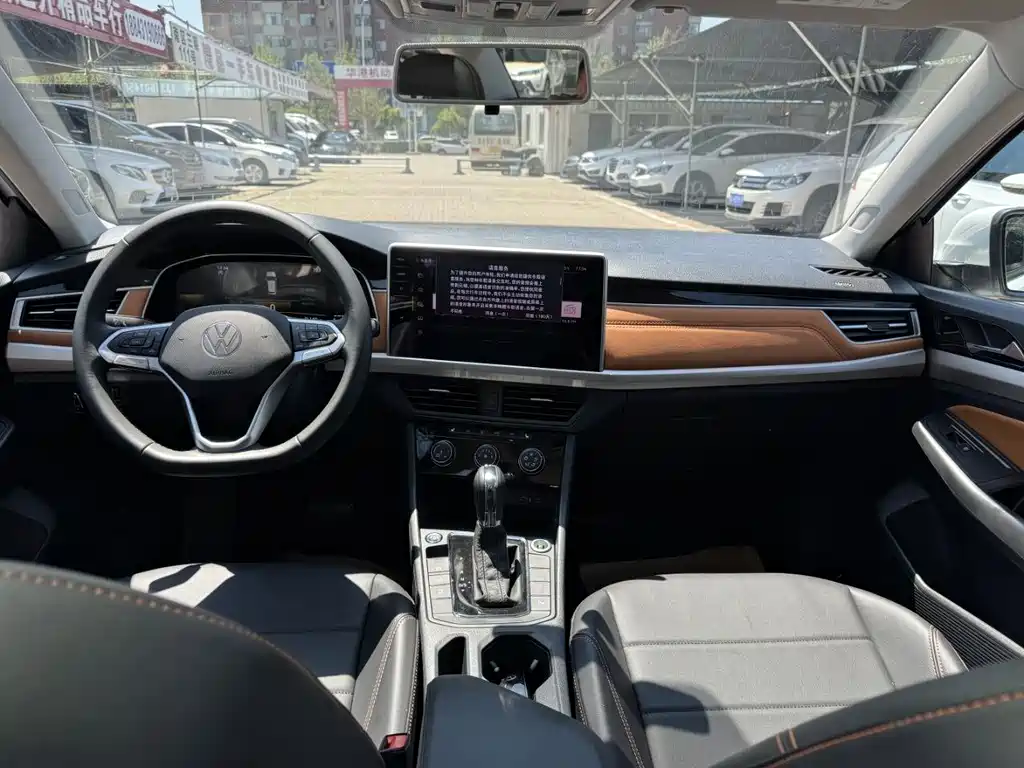 Volkswagen Bora 2023