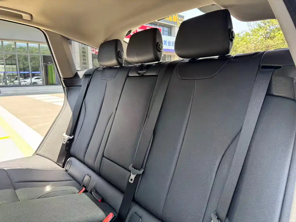 BMW 3 Series GT 2019 — фото 17
