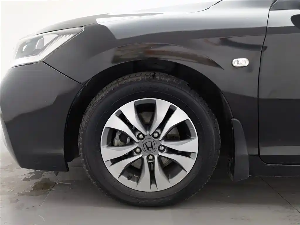 Honda Accord 2014 — фото 17