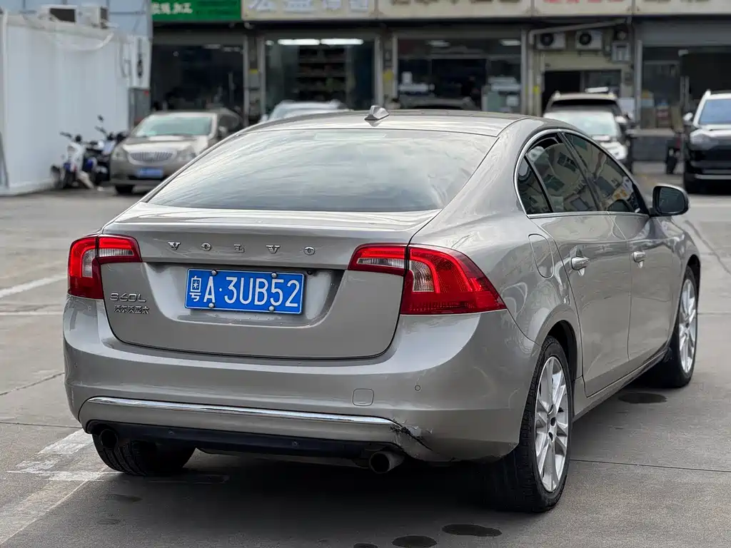 Volvo S60 2015 — фото 6