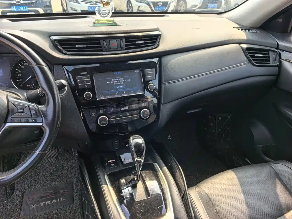 Nissan X-Trail 2018 — фото 13
