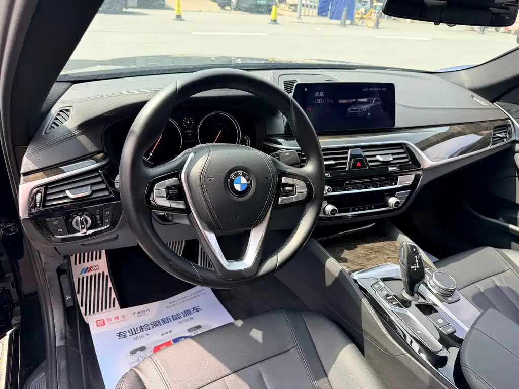 BMW 5 Series 2018 — фото 3