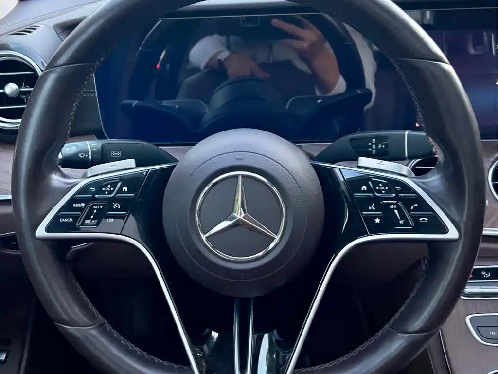 Mercedes-Benz E-Class 2021 — фото 13
