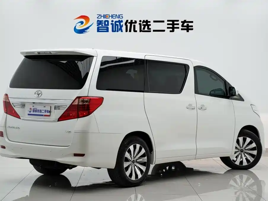 Toyota Alphard 2012 — фото 34