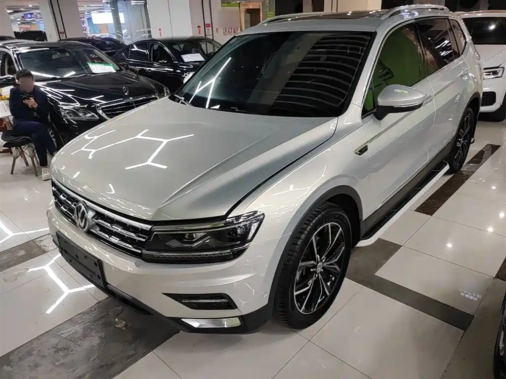 Volkswagen Tiguan L 2018 — фото 2