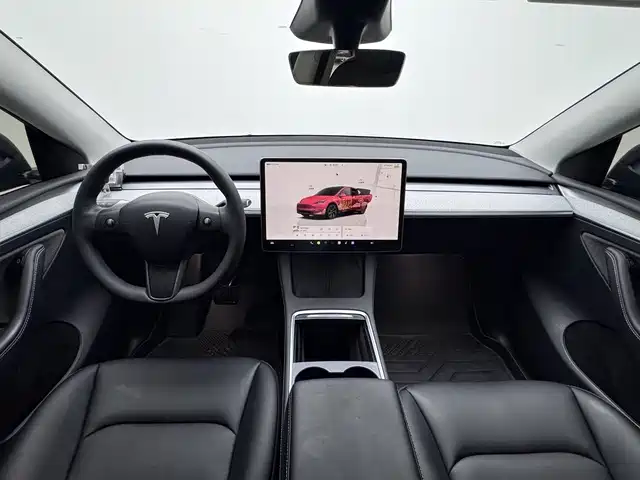 Tesla Model Y 2024 — фото 7