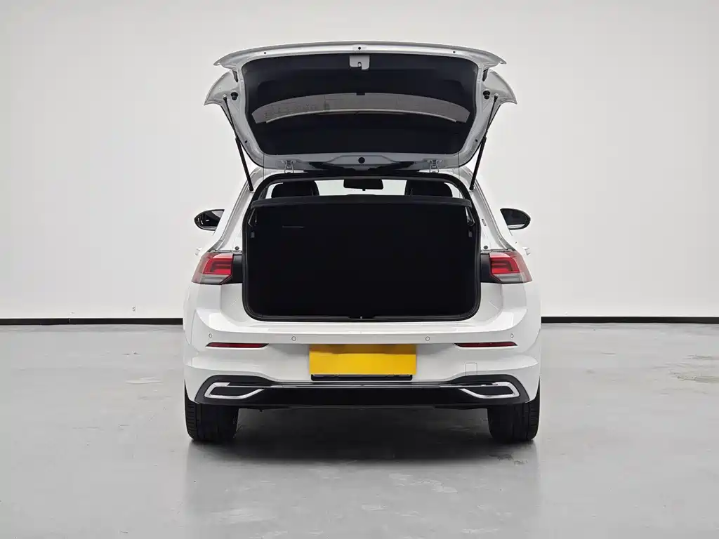 Volkswagen Golf 2024