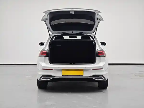 Volkswagen Golf 2024