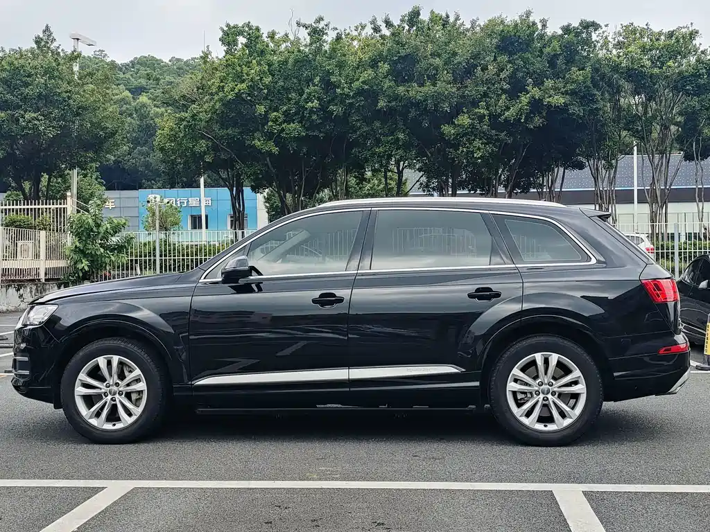 Audi Q7 2019 — фото 7