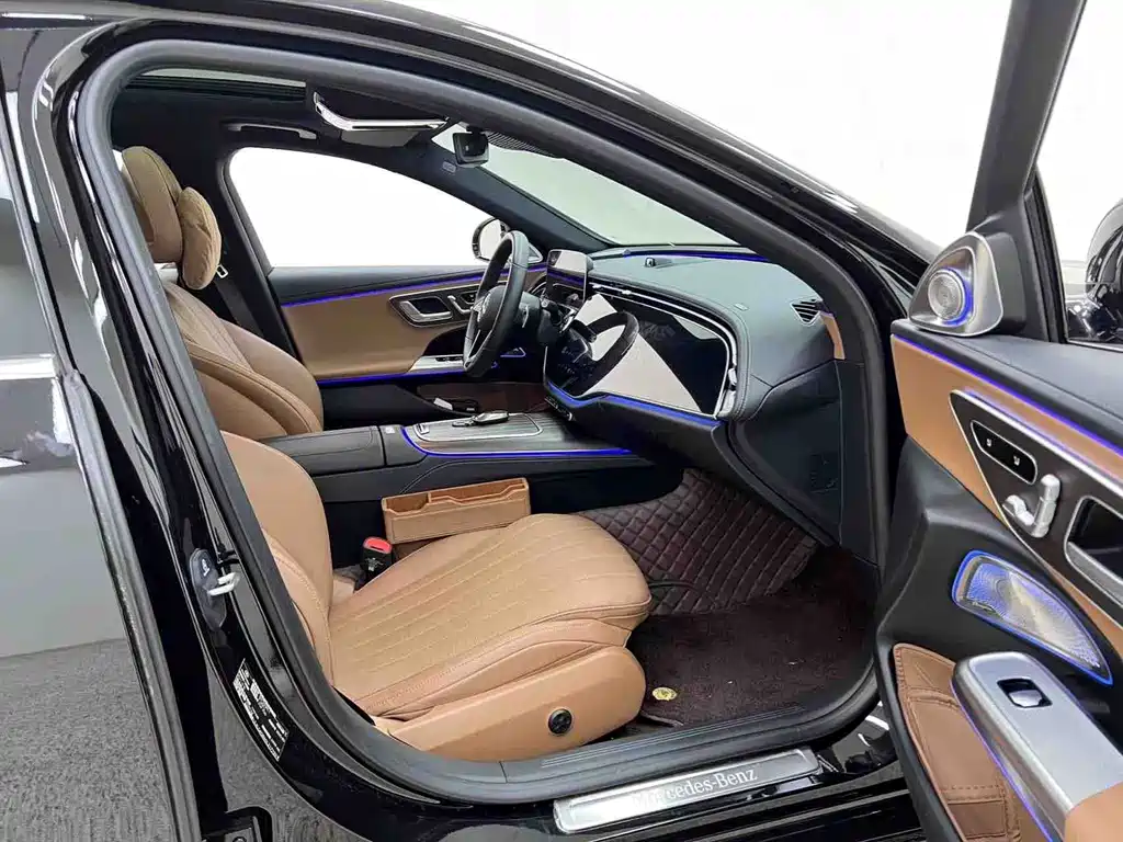 Mercedes-Benz E-Class 2025 — фото 23
