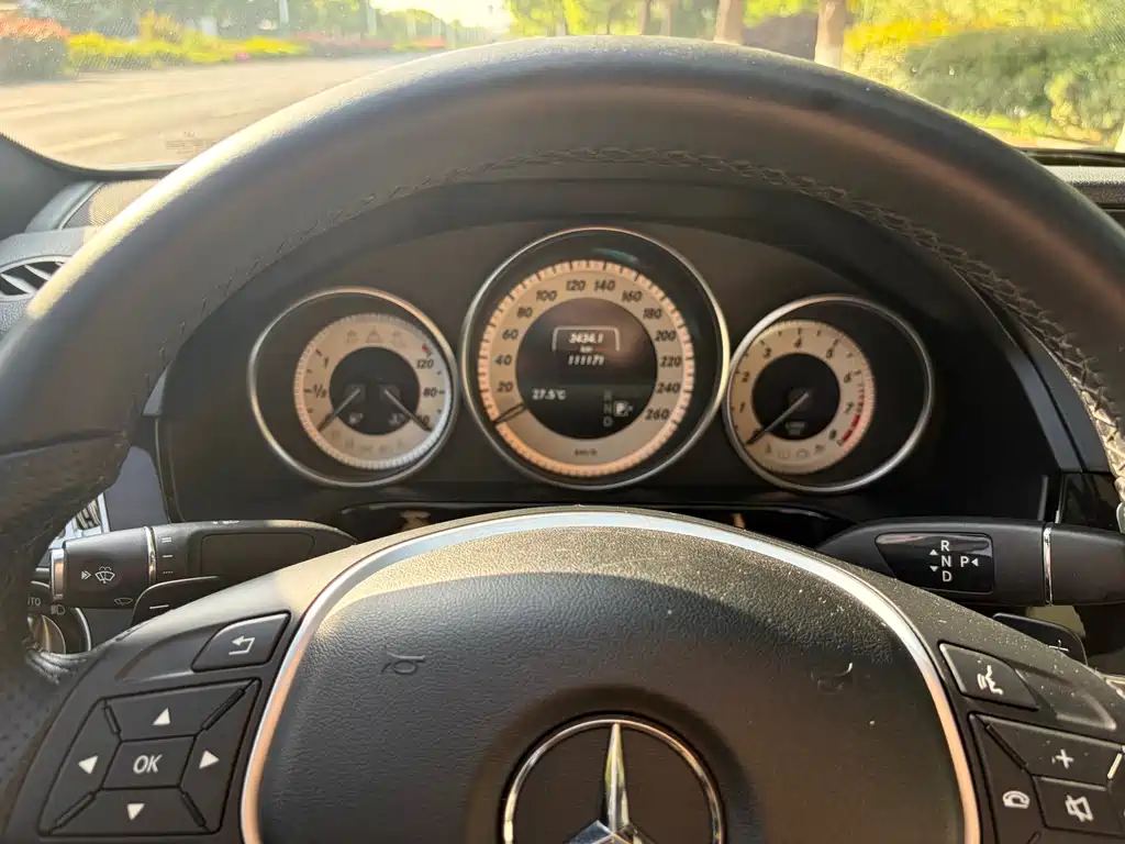 Mercedes-Benz E-Class 2014 — фото 12