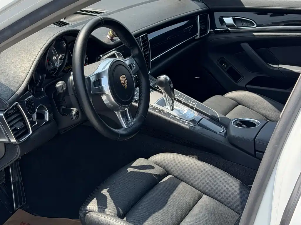 Porsche Panamera 2014 — фото 11