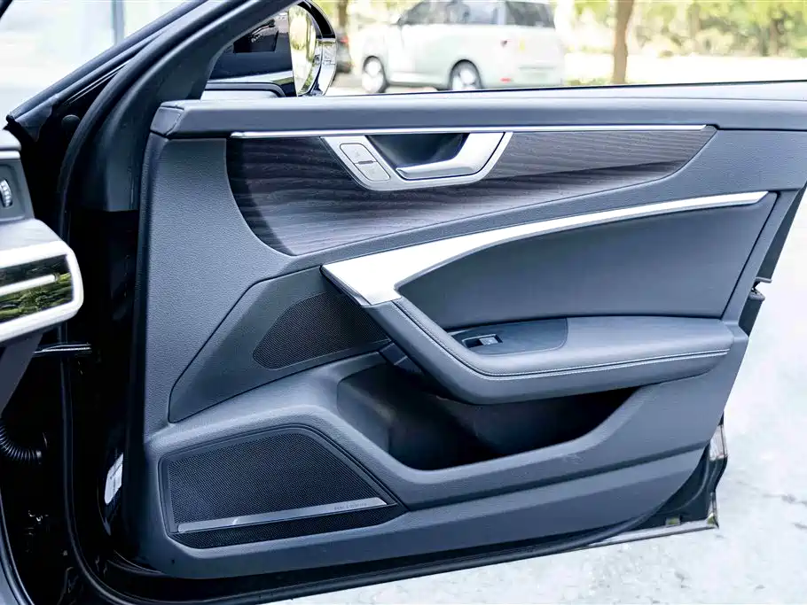 Audi A6L 2025 — фото 17