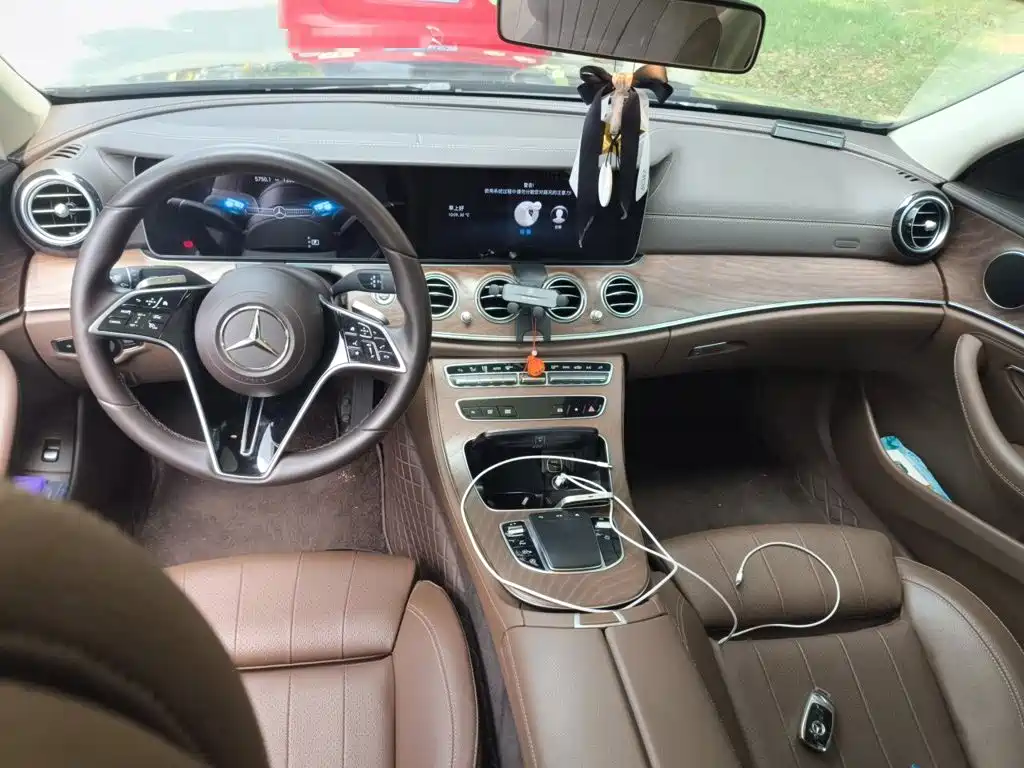 Mercedes-Benz E-Class 2023 — фото 13