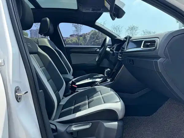 Volkswagen T-Roc 2025