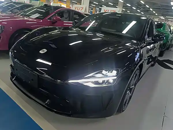 Xiaomi SU7 2025