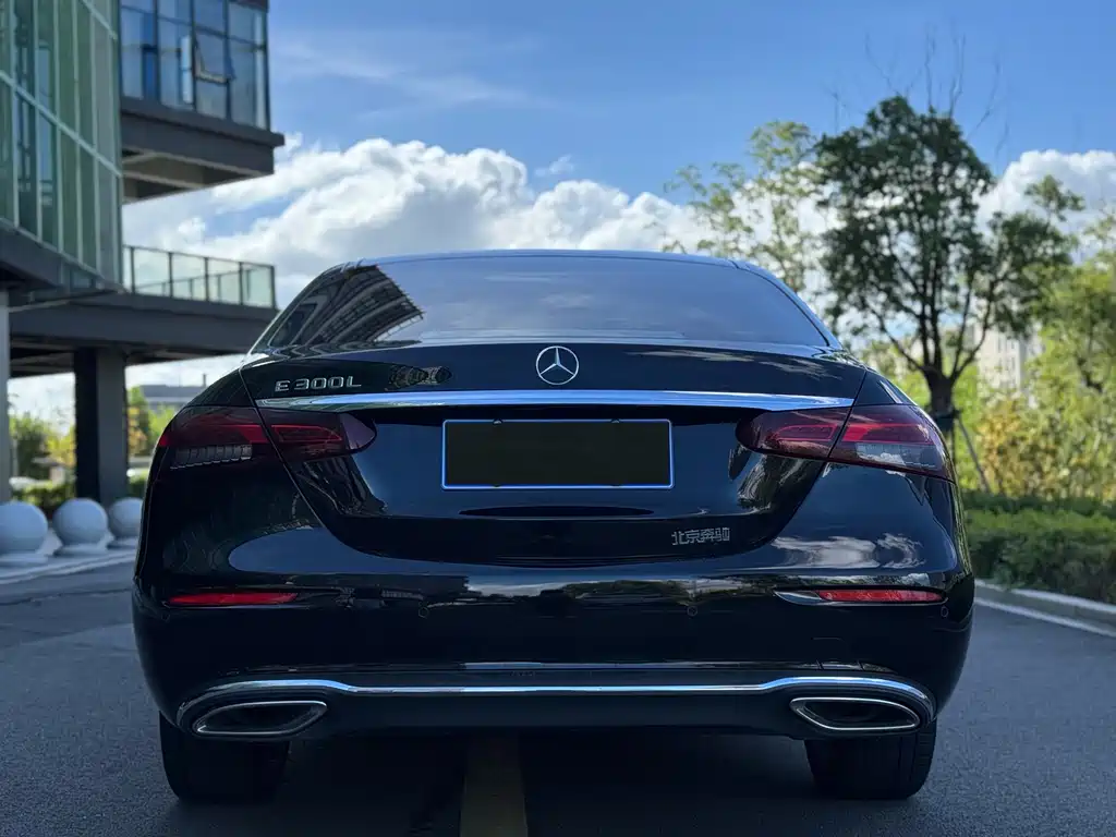 Mercedes-Benz E-Class 2021 — фото 11