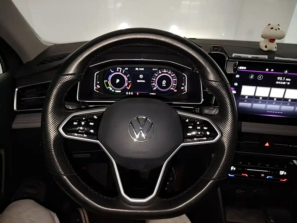 Volkswagen Tiguan L PHEV 2021 — фото 11
