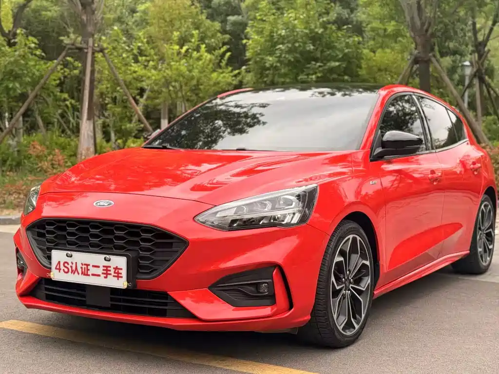 Ford Focus 2020 — фото 1
