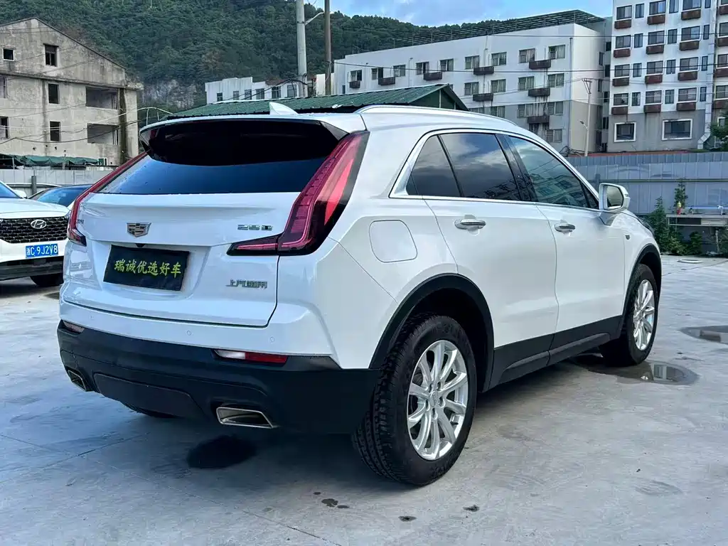 Cadillac XT4 2019 — фото 10