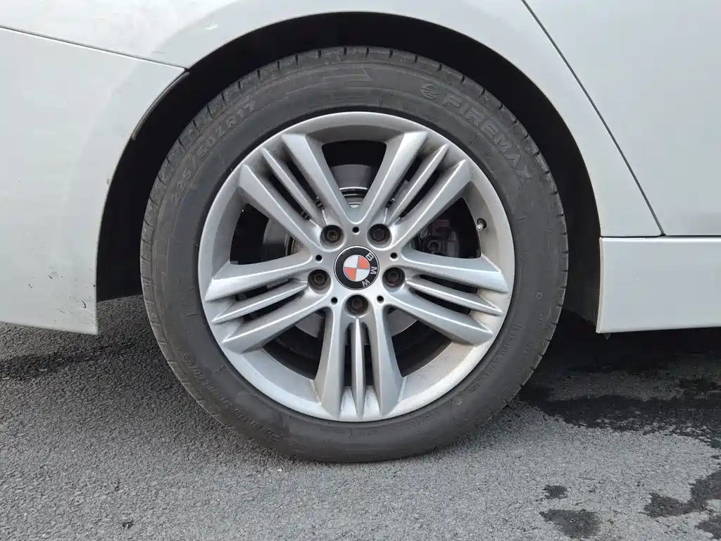 BMW 3 Series 2017 — фото 12