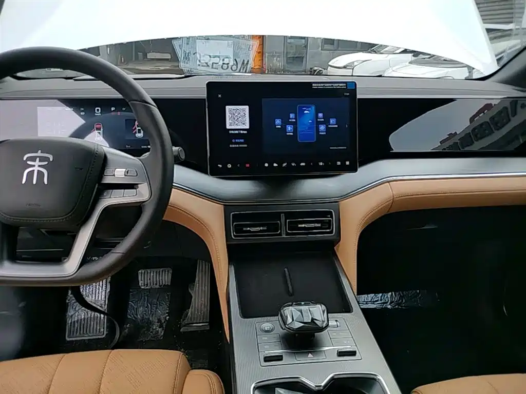 BYD L DM-i 2026 — фото 13