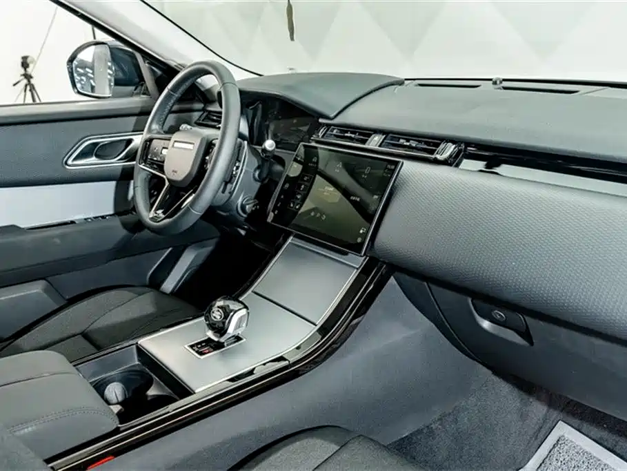 Land Rover Range Rover Velar 2024 — фото 18