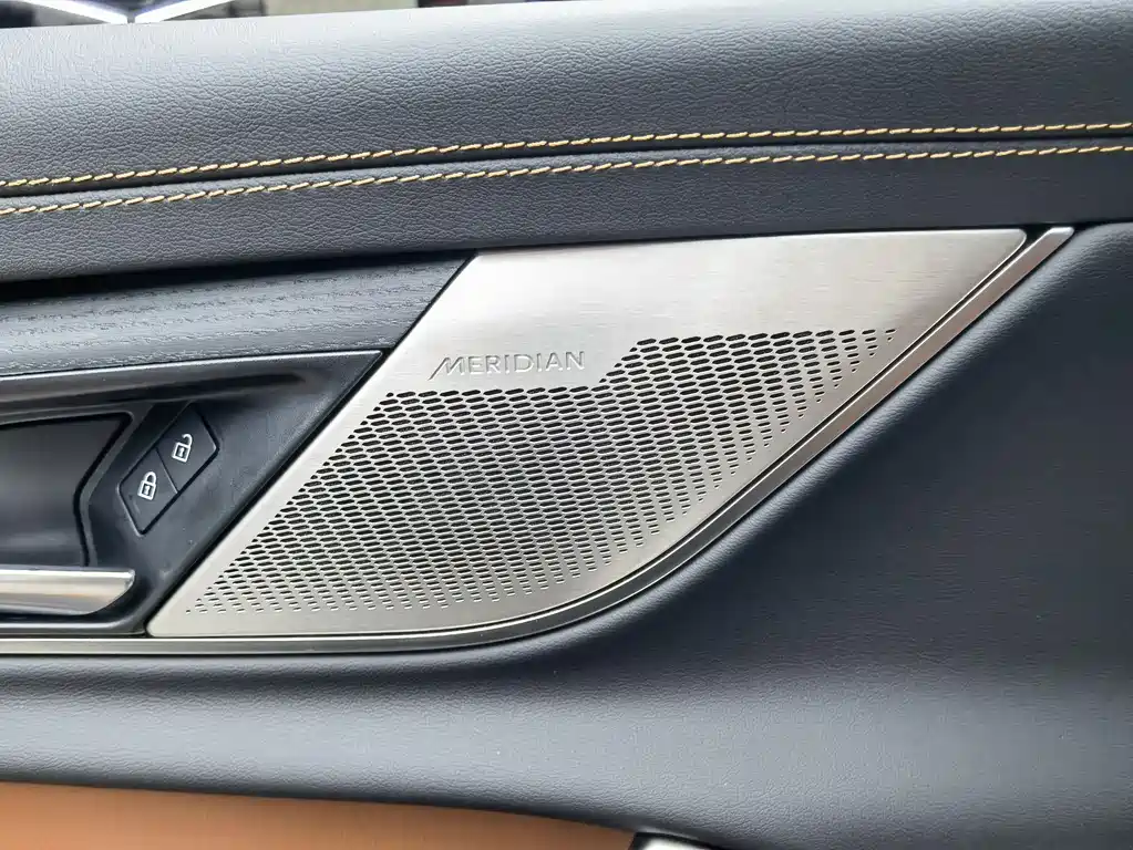 Jaguar XFL 2023 — фото 16