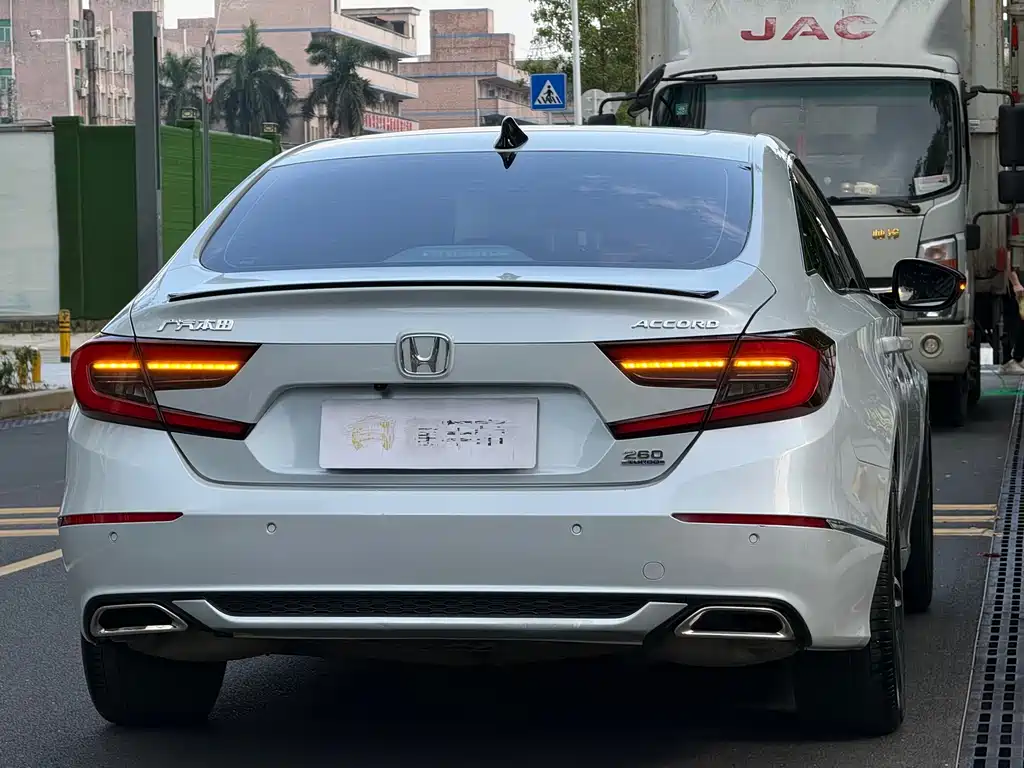 Honda Accord 2022 — фото 16