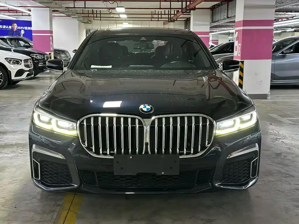 BMW 7 Series 2020 — фото 1