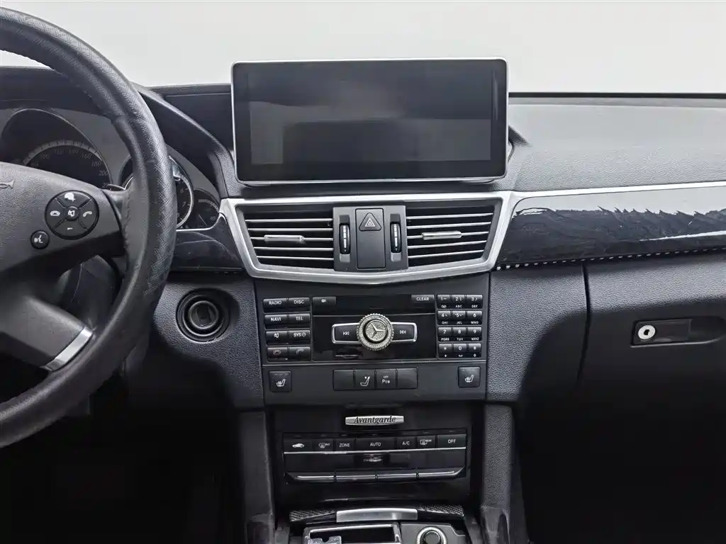 Mercedes-Benz E-Class 2013 — фото 12