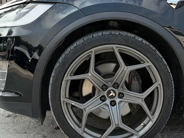 Tesla Model X 2019