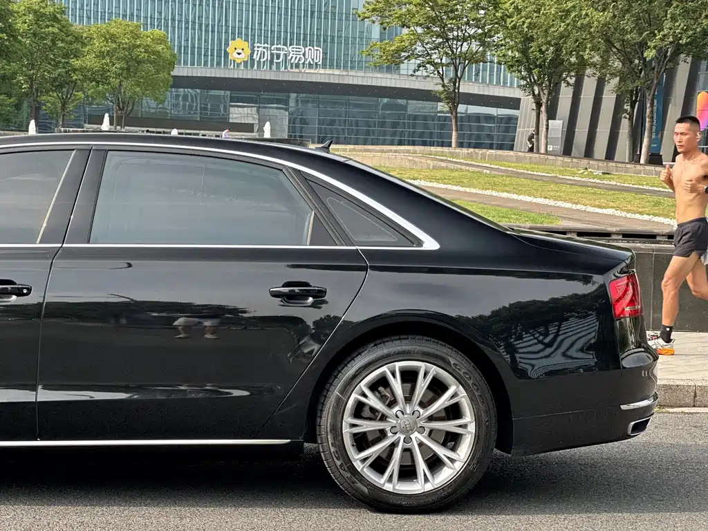 Audi A8 2013 — фото 8