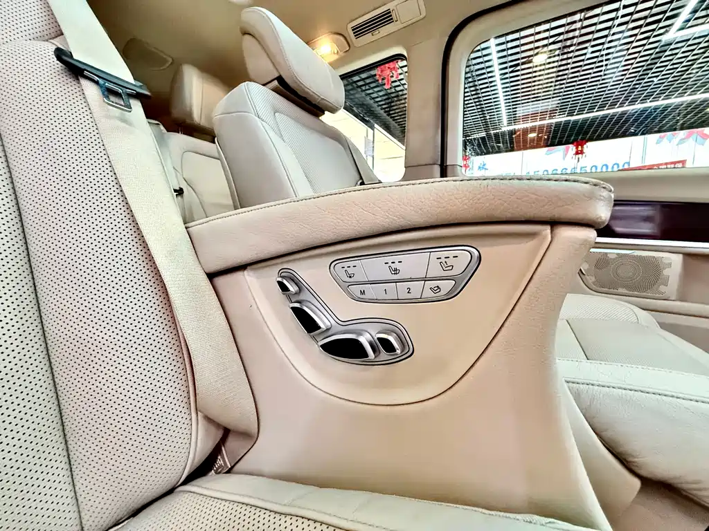 Mercedes-Benz V-Class 2016 — фото 14