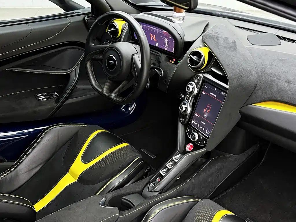 McLaren 720S 2019 — фото 16